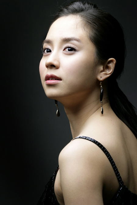 ソン・イルグクさん主演！ 韓国ドラマ「朱蒙（チュモン）」の魅力と裏話 イエ・ソヤ役を熱演された女優のソン・ジヒョさん、乗馬の練習中です。