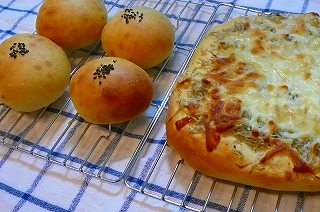 柿ジャムパン＆しらすピザパン