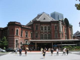 復原工事着工前の東京駅赤レンガ駅舎北口。